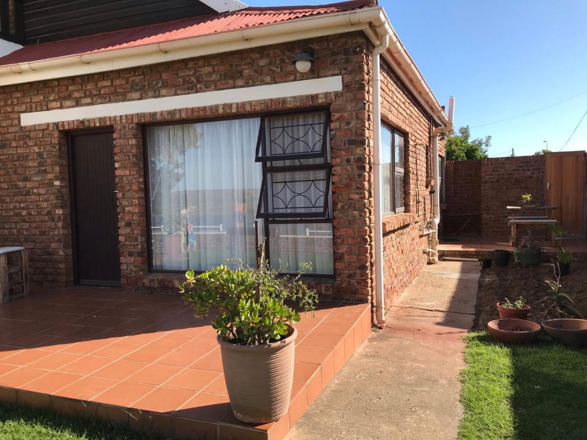 Riverfront Homestay Port Elizabeth Exterior photo